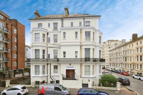 Studio flat for sale
