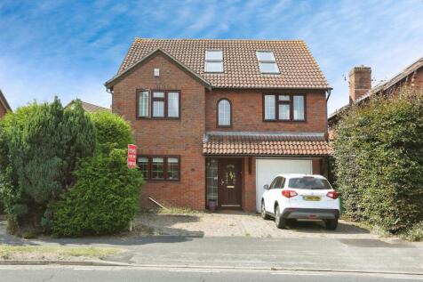 6 bedroom detached house for sale