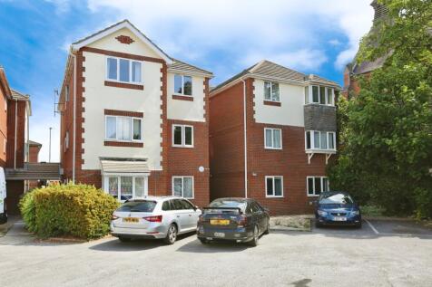1 bedroom ground floor flat for sale