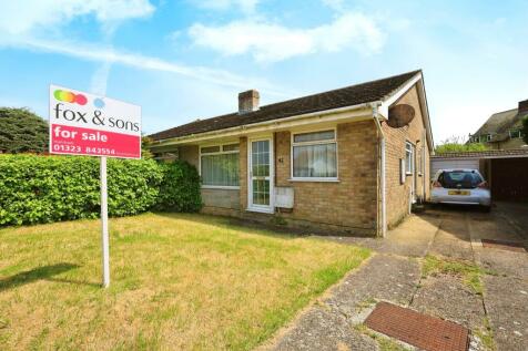 3 bedroom semi-detached bungalow for sale