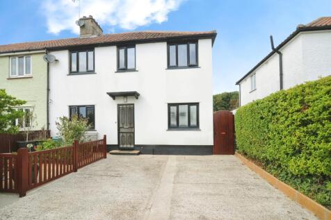 4 bedroom semi-detached house for sale