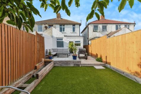 2 bedroom semi-detached house for sale