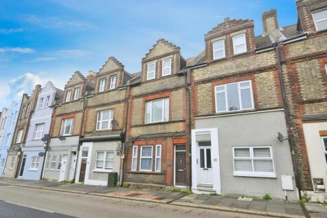 1 bedroom ground floor flat for sale