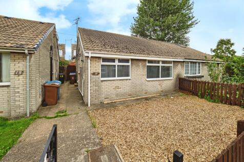 2 bedroom detached bungalow for sale
