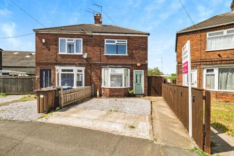 2 bedroom semi-detached house for sale