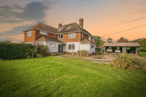 5 bedroom detached house for sale