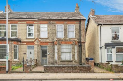 4 bedroom semi-detached house for sale