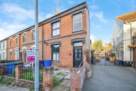 2 bedroom end of terrace house for sale