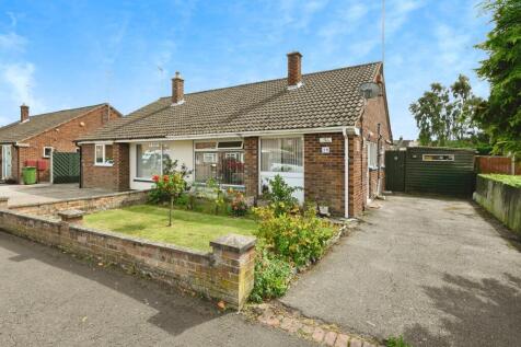 2 bedroom semi-detached bungalow for sale