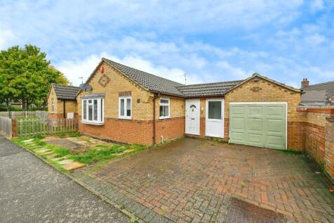 2 bedroom semi-detached bungalow for sale