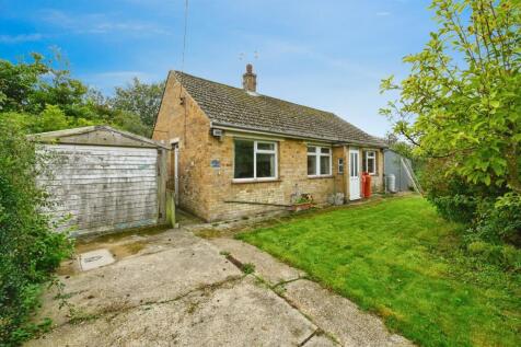 2 bedroom detached bungalow for sale