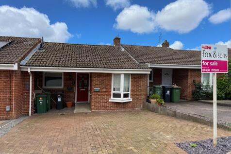 2 bedroom terraced bungalow for sale