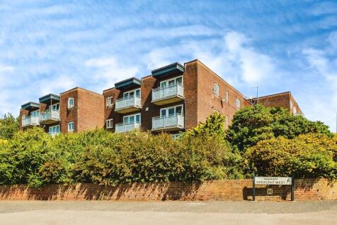 1 bedroom ground floor flat for sale