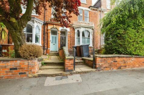 6 bedroom terraced house for sale