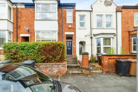 4 bedroom terraced house for sale