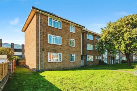 2 bedroom ground floor flat for sale
