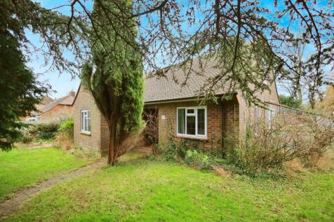 2 bedroom detached bungalow for sale