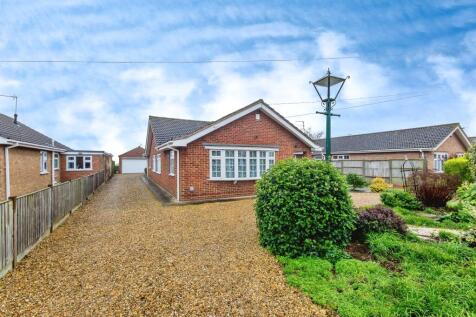 4 bedroom detached bungalow for sale