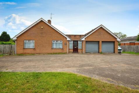 4 bedroom detached bungalow for sale