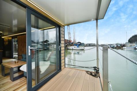 2 bedroom house boat for sale