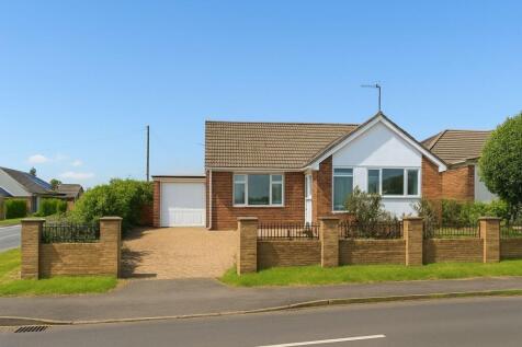 2 bedroom detached bungalow for sale