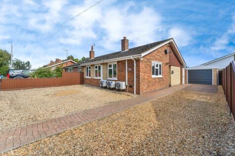 3 bedroom semi-detached bungalow for sale