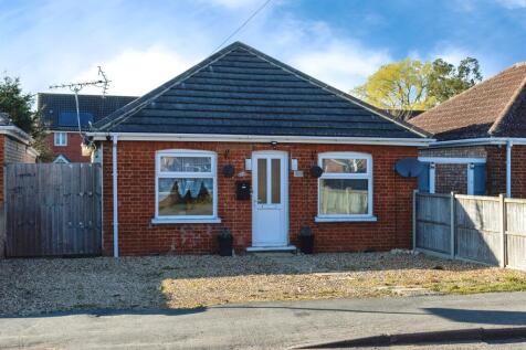 2 bedroom detached bungalow for sale