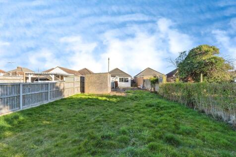 2 bedroom detached bungalow for sale