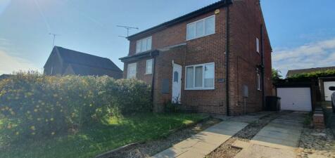 2 bedroom semi-detached house for sale