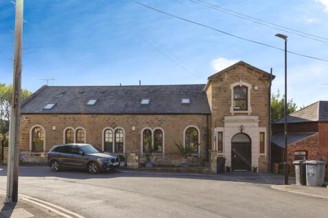 3 bedroom mews property for sale