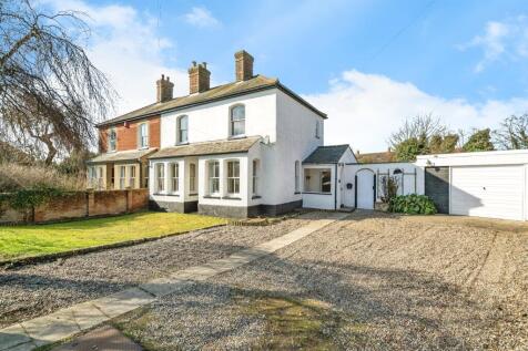 5 bedroom semi-detached house for sale