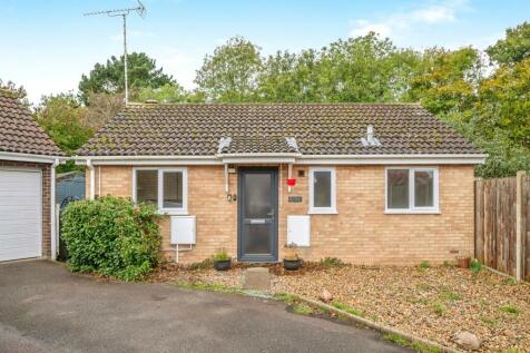 2 bedroom detached bungalow for sale