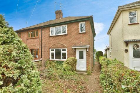 2 bedroom semi-detached house for sale