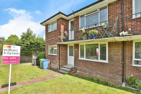 2 bedroom ground floor flat for sale
