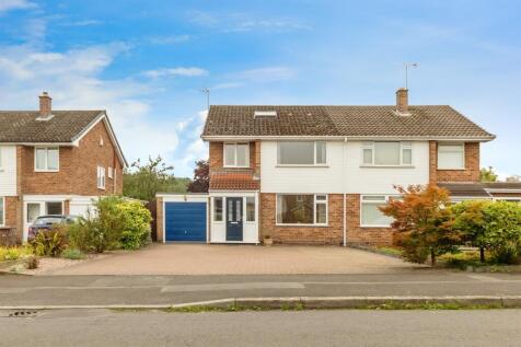4 bedroom semi-detached house for sale