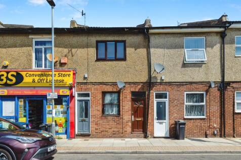 1 bedroom ground floor flat for sale