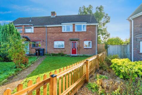3 bedroom semi-detached house for sale