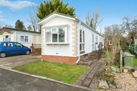 1 bedroom detached bungalow for sale