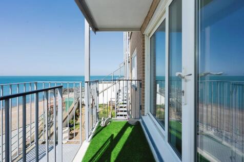2 bedroom ground floor flat for sale