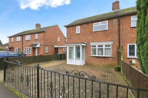 2 bedroom semi-detached house for sale