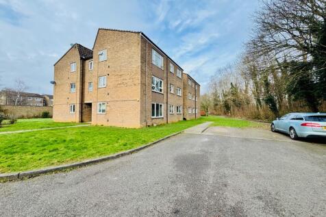 Studio flat for sale