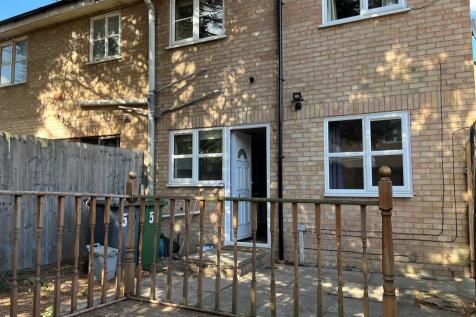 1 bedroom ground floor flat for sale