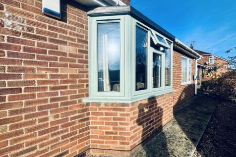 2 bedroom detached bungalow for sale