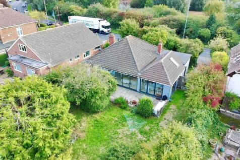 4 bedroom detached bungalow for sale