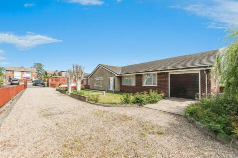 4 bedroom detached bungalow for sale