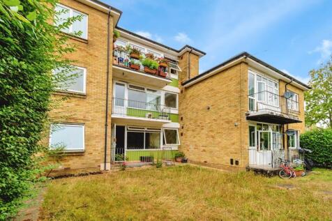 2 bedroom ground floor flat for sale