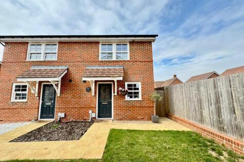 2 bedroom semi-detached house for sale