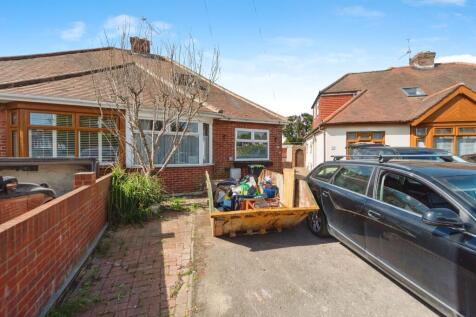 2 bedroom semi-detached bungalow for sale
