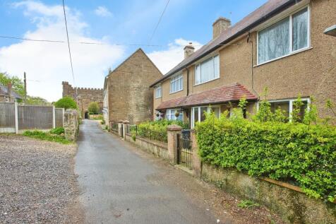 2 bedroom semi-detached house for sale