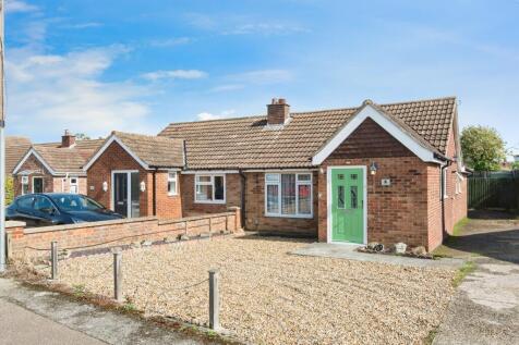 2 bedroom semi-detached bungalow for sale